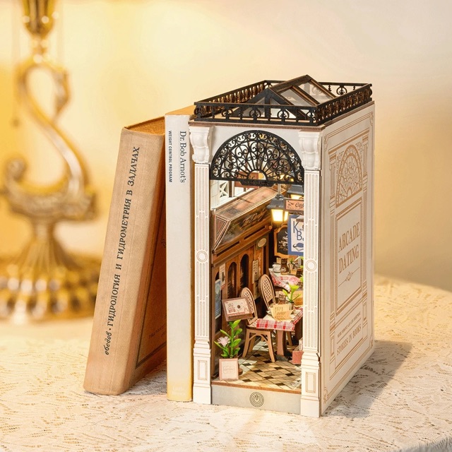 Book nook Rande v pasáži